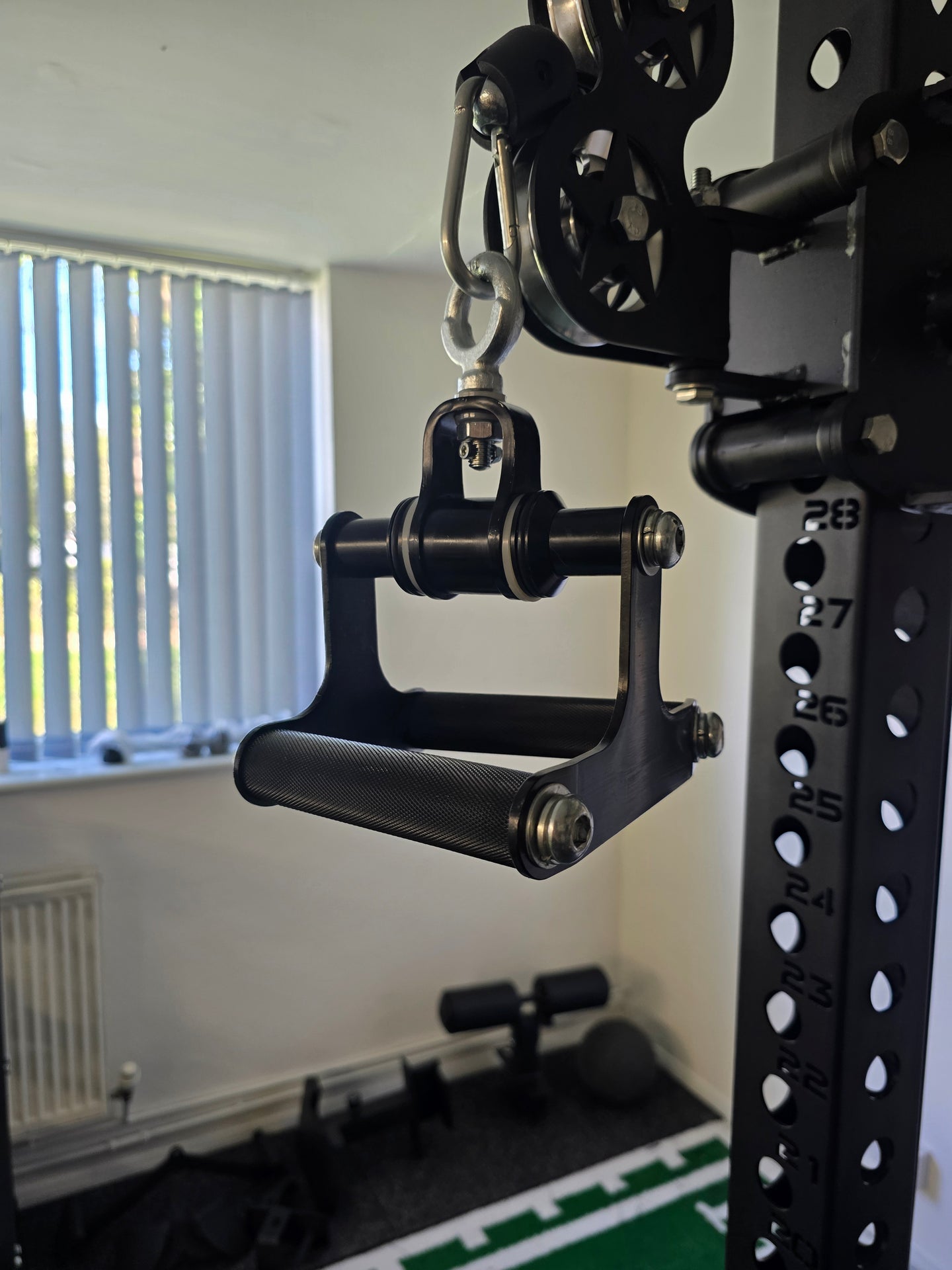 CLEARANCE | Narrow Grip Seated Row Commercial Cable Attachment 2.0