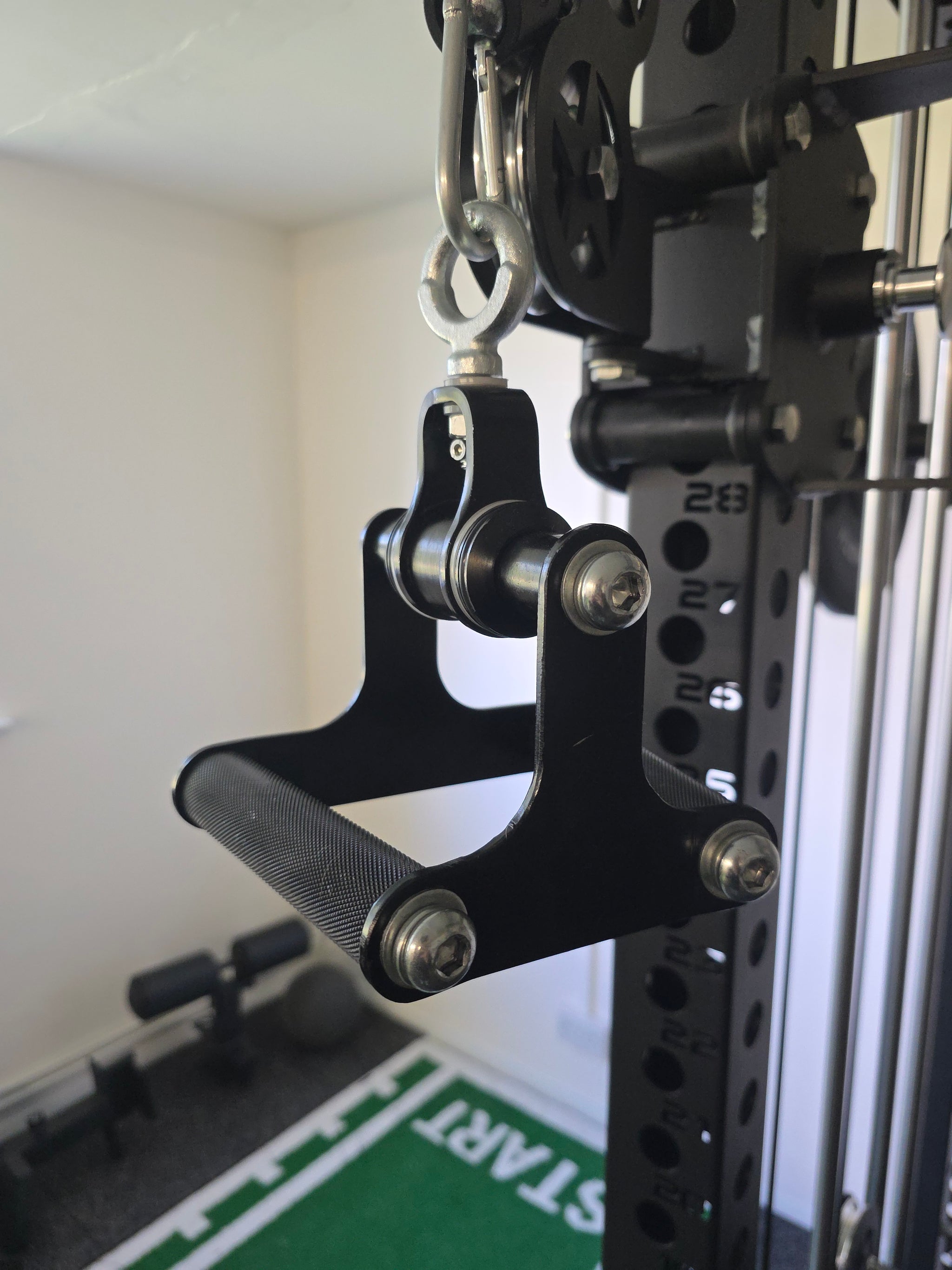 CLEARANCE | Narrow Grip Seated Row Commercial Cable Attachment 2.0