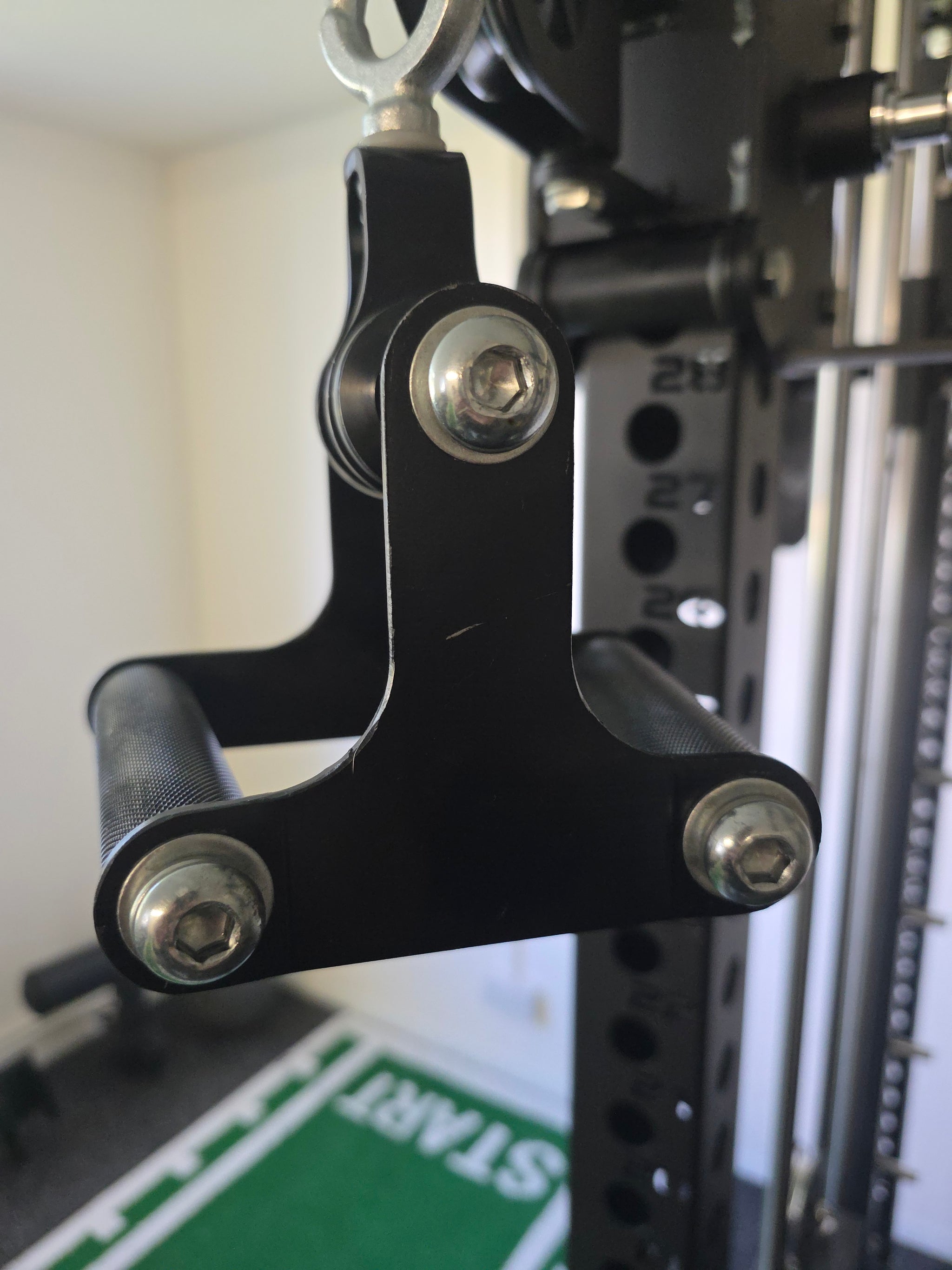 CLEARANCE | Narrow Grip Seated Row Commercial Cable Attachment 2.0